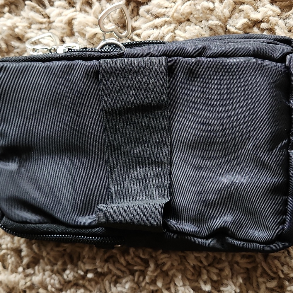 NWOT Black Nylon Womans Small Crossbody Bag - Picture 2 of 6